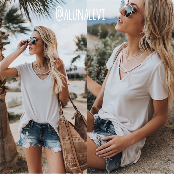 ✨used✨Ultra soft tee - Picture 2 of 3